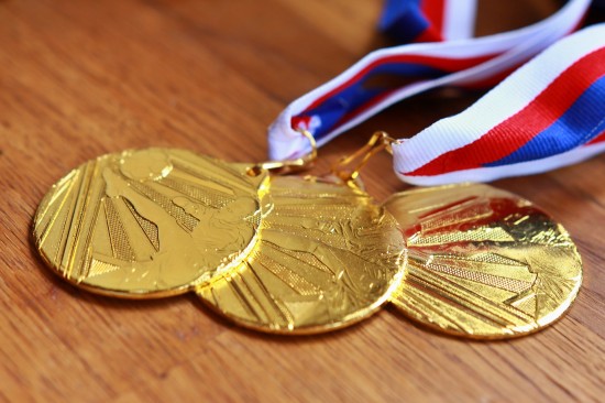 В школе №7 сообщили о получении новой партии золотых медалей