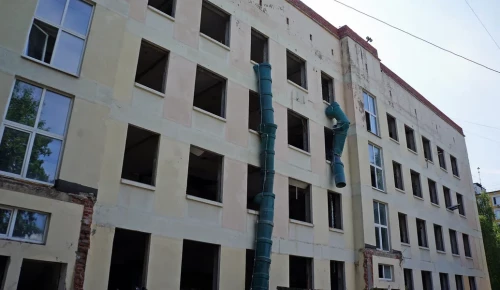 Новый фасад начали возводить в поликлинике № 134 в Ясеневе