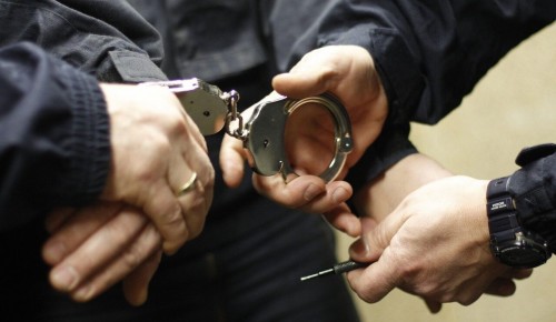 В Теплом Стане полиция задержала мошенника, обманувшего женщину на 3,8 млн рублей