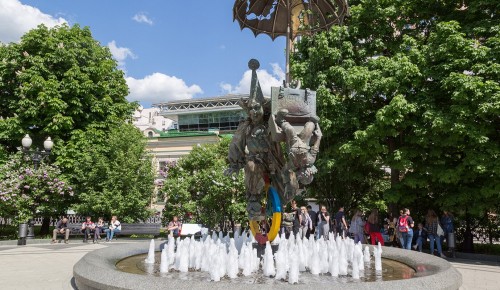 Летний танец воды и света: эффектные городские фонтаны, которые понравятся детям