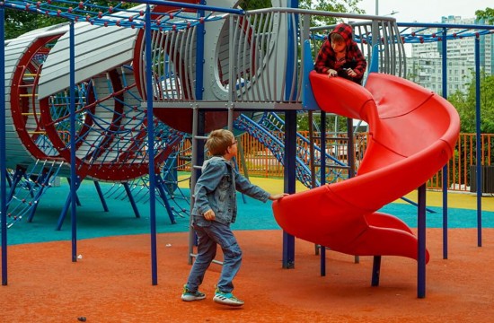 На Перекопской улице обустроят современные детские площадки