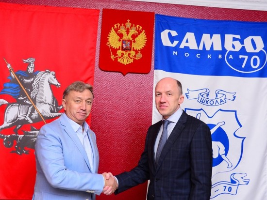 Глава Республики Алтай Олег Хорохордин посетил школу "Самбо-70"