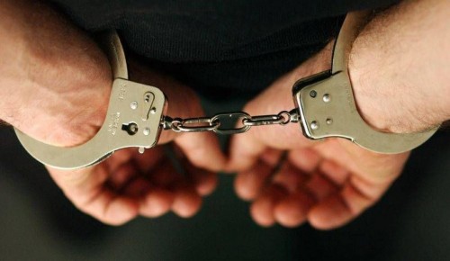Полицейские Ясенева задержали мужчину, подозреваемого в причинении тяжкого вреда здоровью