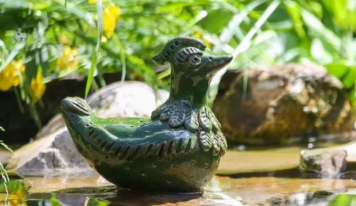 Жители Теплого Стана могут получить в подарок керамическую фигурку утки от Мосприроды