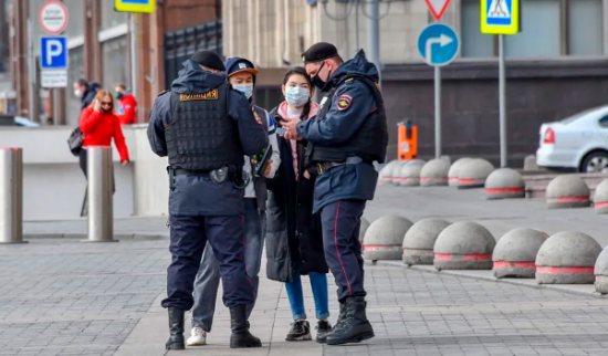 Собянин: в последние месяцы возбуждено 800 уголовных дел в отношении мигрантов