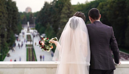Более трех тысяч пар выбрали выездную регистрацию брака