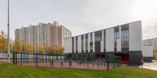 Собянин: К 1 сентября в 400 школах и детсадах благоустроено пространство для отдыха и спорта