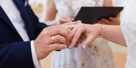 С начала года на необычных площадках Москвы поженились около 3,5 тысяч пар