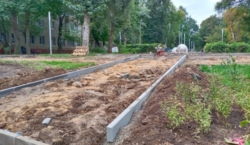 В Котловке продолжаются работы по реконструкции сквера