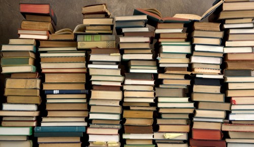 Библиотека №190 опубликовала новое видео из рубрики "С любовью к книгам и кофе"