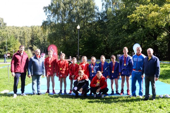 Спортсмены "Самбо-70" приняли участие в фестивале спорта и здоровья в парке Тропарево
