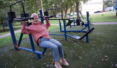 Тропа ведет к здоровью.  В Котловке благоустроили пешеходную зону и спортплощадки