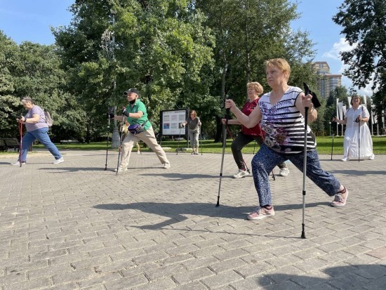 В Воронцовском парке проходят тренировки участников "Московского долголетия"