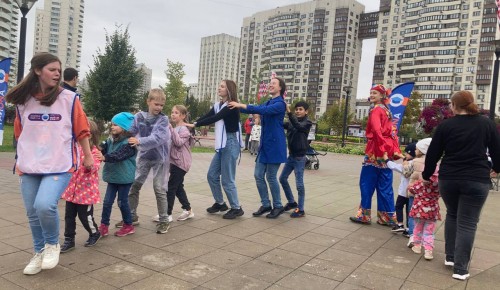 Студенты представили жителям Черемушек новый просветительский проект «Знатоки района»