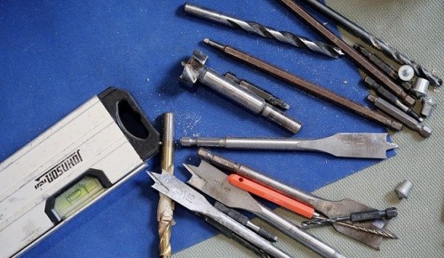В Академическом районе украли строительные инструменты