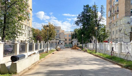 Парадные ворота Александринского дворца в Нескучном саду отреставрируют