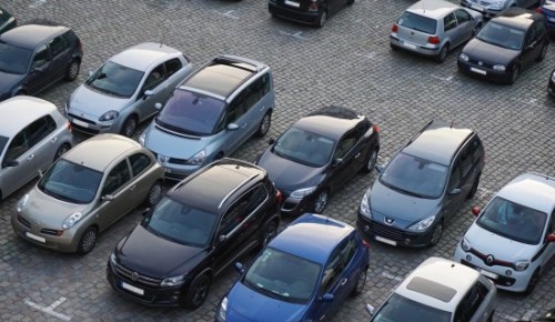Бесплатную парковку на 100 машиномест обустроили в Академическом районе