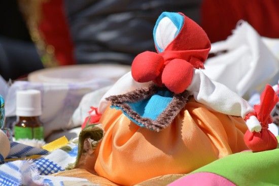 Жители Академического района приглашаются на выставку тряпичных кукол