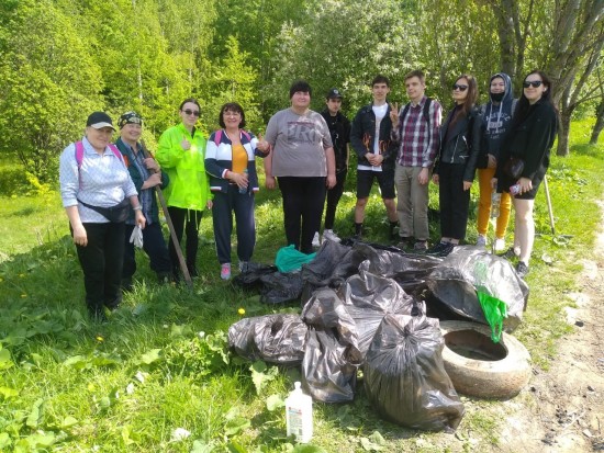 За два субботника волонтёры собрали в Битцевском лесу 2,7 кубометра мусора