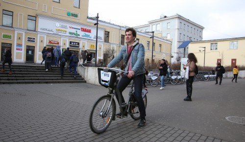 Жители ЮЗАО смогут арендовать велосипеды до конца ноября