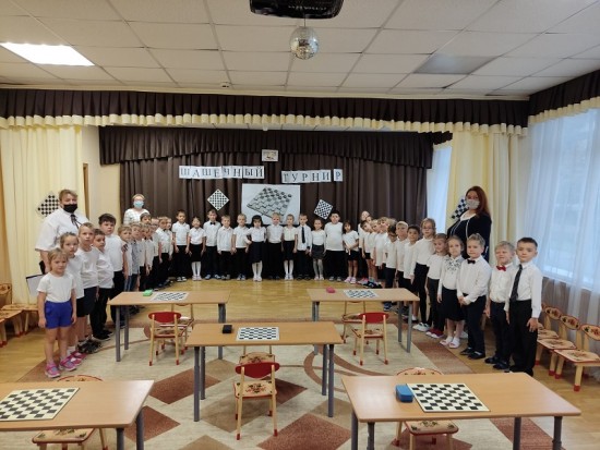 В дошкольных отделения школы №1101 в Теплом Стане прошел шашечный турнир