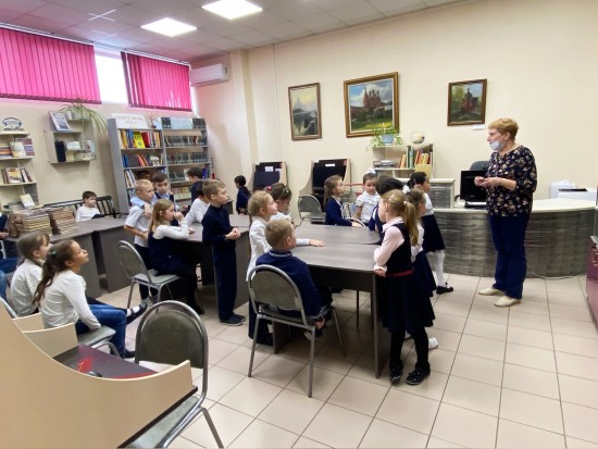 В библиотеке №170 первоклассников Ясенева посвятили в читатели