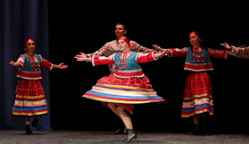 В культурном центре «Меридиан» прошел концерт русского танца