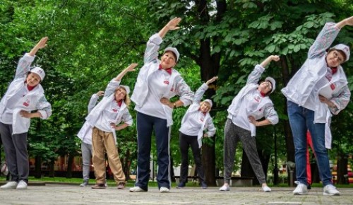 Воронцовский парк проводит онлайн-занятия по гимнастике для участников "Московского долголетия"