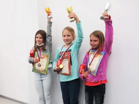 Воспитанники Центра "Эврика-Бутово" продолжают завоёвывать медали первенства Москвы по стоклеточным шашкам