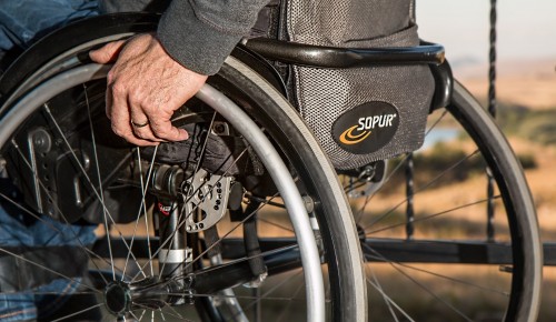 В ЮЗАО установят подъёмные платформы для инвалидов