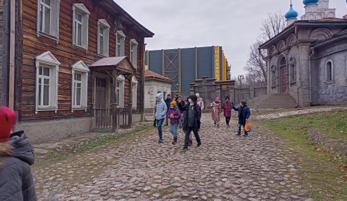 Учащиеся школы "Наши пенаты" побывали на экскурсии на киностудии "Мосфильм"