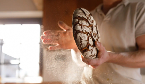 Роспотребнадзор опечатал пекарню «Маковка» в СЗАО за нарушение мер профилактики распространения COVID-19
