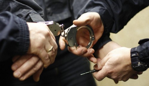 В Конькове задержали мужчину, переносившего с собой 30 свертков с наркотиками