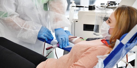 Вакцинированные доноры могут сдать плазму в течение полугода после прививки