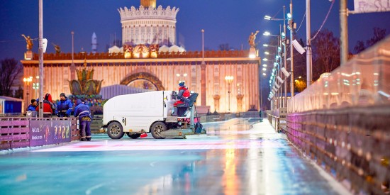 В Москве на ВДНХ заработает самый большой каток