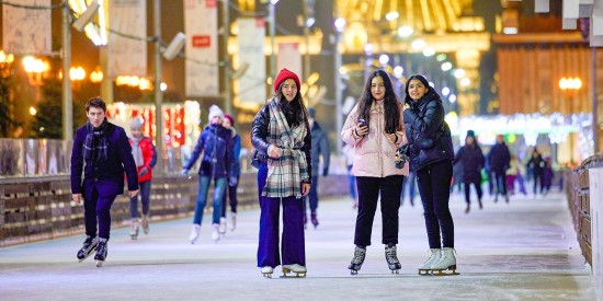 C 26 ноября по 27 февраля в Москве на ВДНХ будет работать самый большой каток города