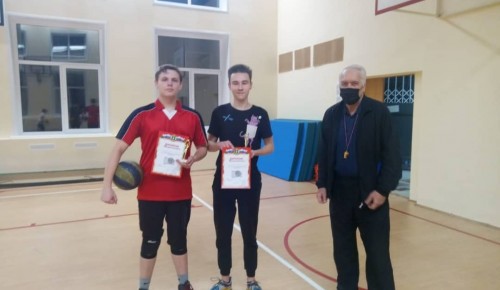 В школе №46 прошли соревнования по волейболу в рамках конкурса "Лучший волейболист Обручевского района"