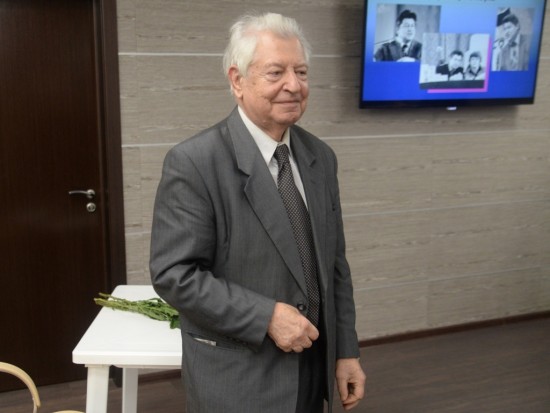 Заслуженный профессор Института Пушкина А.Н. Щукин был награжден медалью А.С. Пушкина
