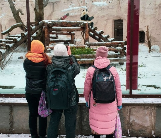 Ученики школы №1065 приняли участие в проекте «Волонтеры московского зоопарка»