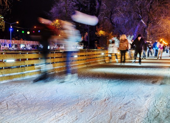 В Воронцовском парке заработал каток с искусственным льдом