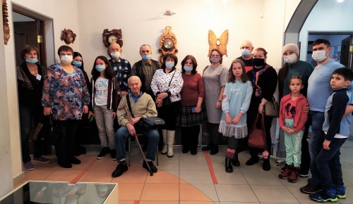 Галерея «Листок» провела встречу с участниками выставки «Поэма о дереве»