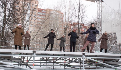 Воронцовский парк представил преподавателя танцев проекта "Московское долголетие"