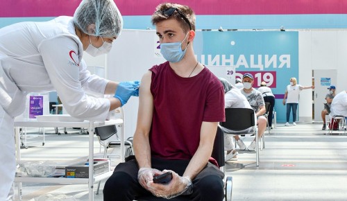 Собянин: Московские предприятия выполнили требования РПН о вакцинации 80% сотрудников