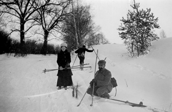 Главархив Москвы рассказал о мужской и женской зимней одежде начала XX века