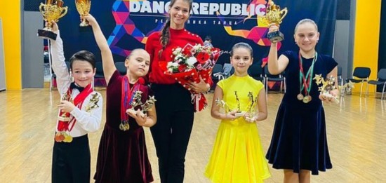 Ученицы танцевальной студии школы «Эврика» заняли призовые места на федерации танцев «Классика»