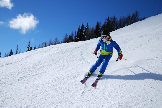 Специалисты Мосприроды рассказали о правилах безопасности при катании на лыжах